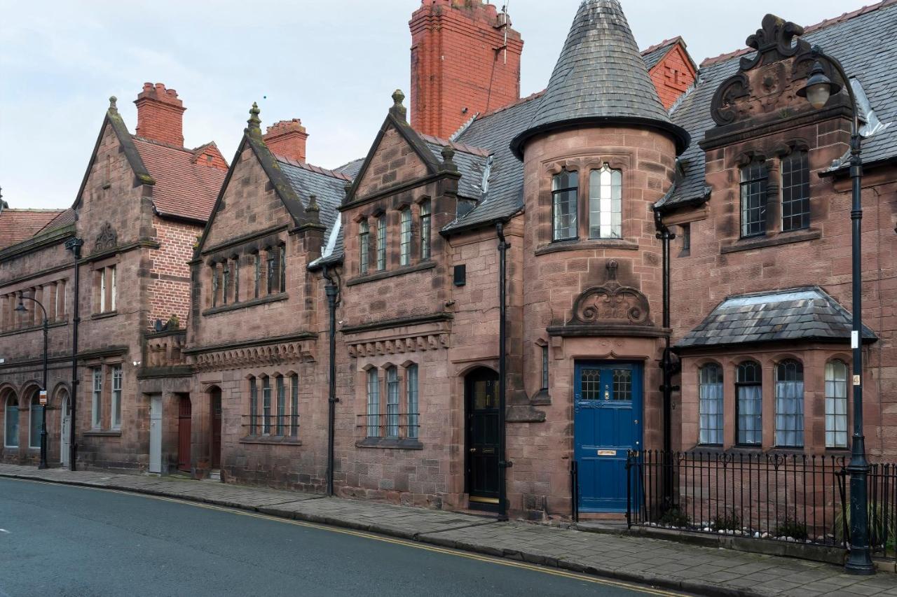 In The Heart Of Chester, Historical & Stylish Luaran gambar