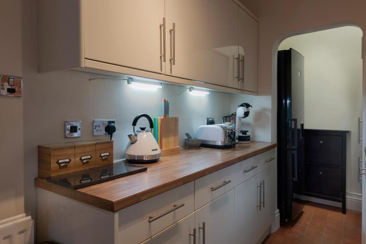 In The Heart Of Chester, Historical & Stylish Luaran gambar