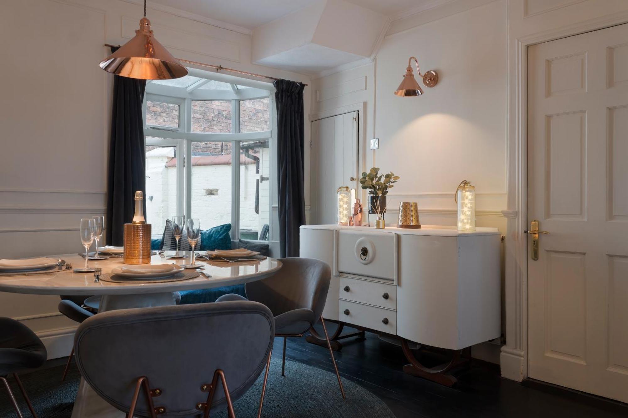 In The Heart Of Chester, Historical & Stylish Luaran gambar